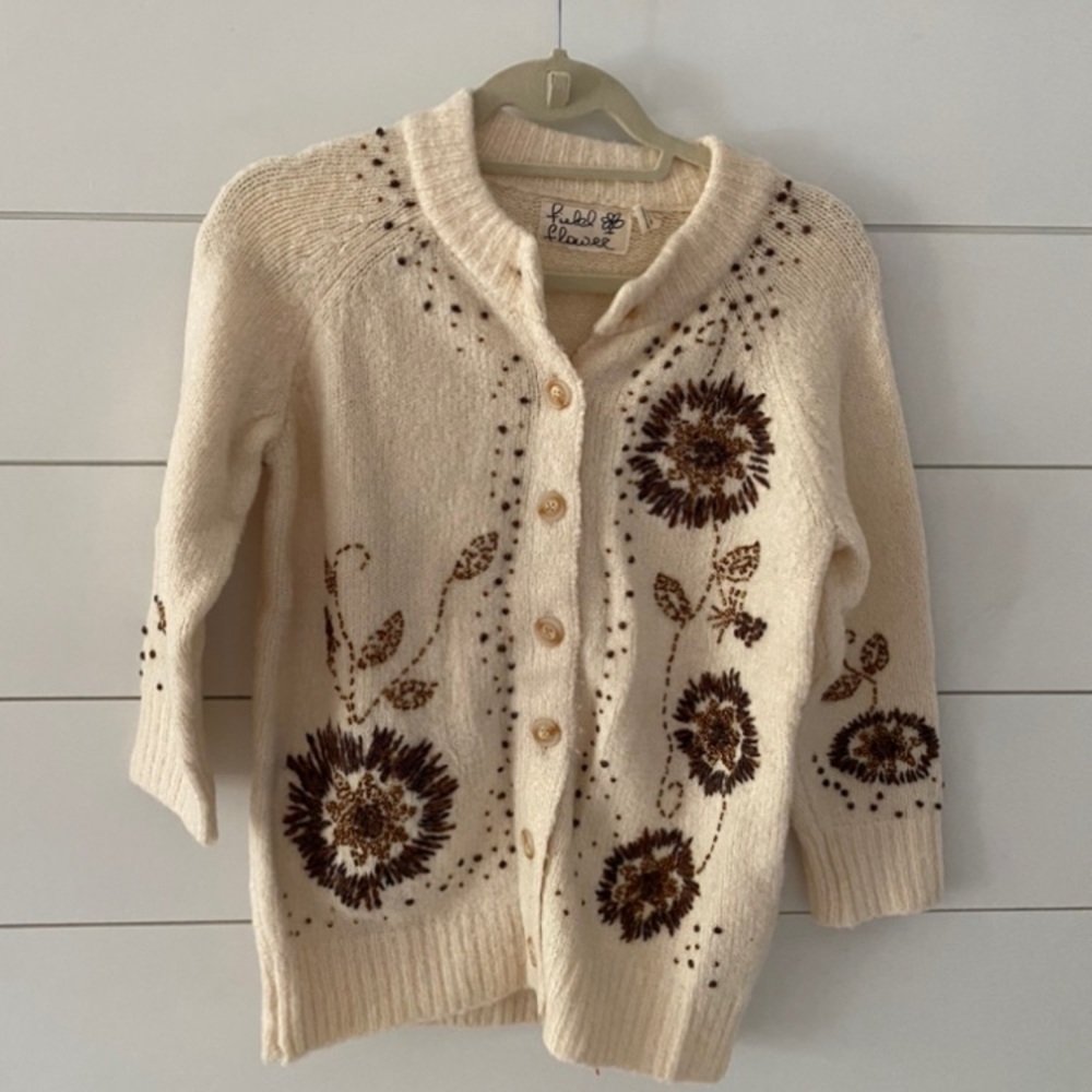 Field Flower sweater XS button up